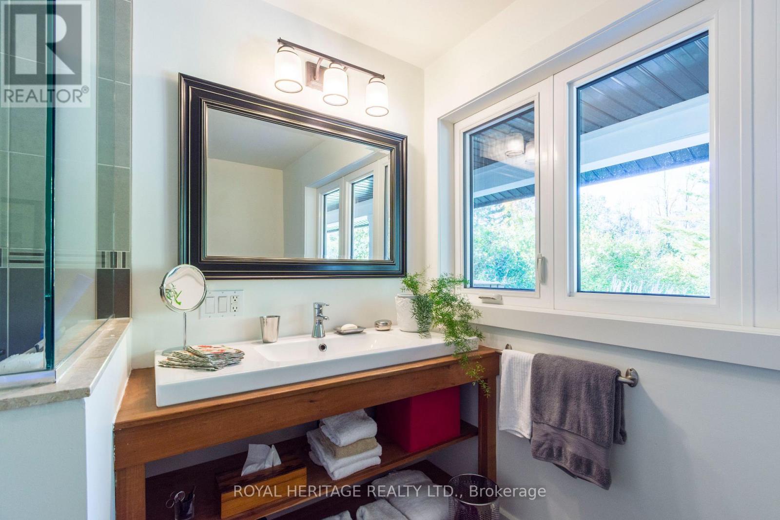 32 MALLORY ROAD - 29