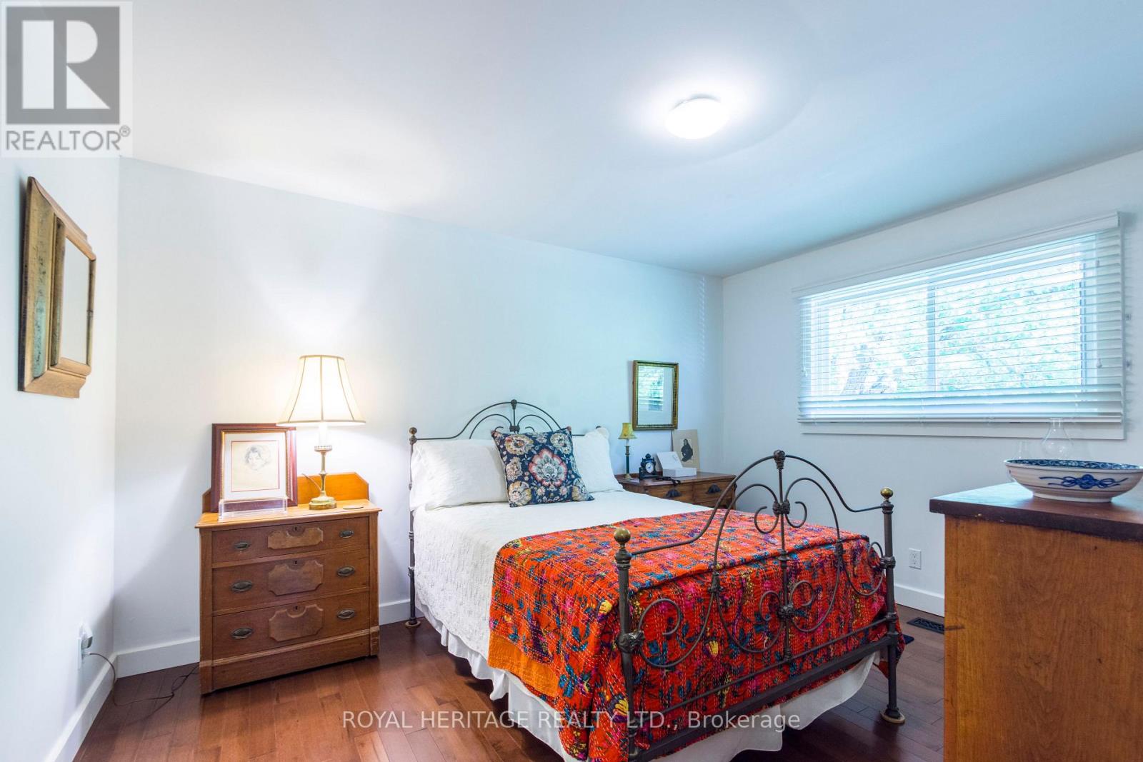 32 MALLORY ROAD - 31