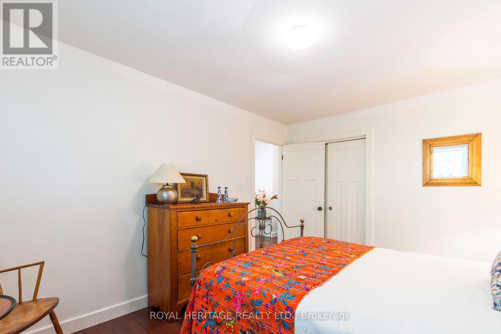32 MALLORY ROAD - 32