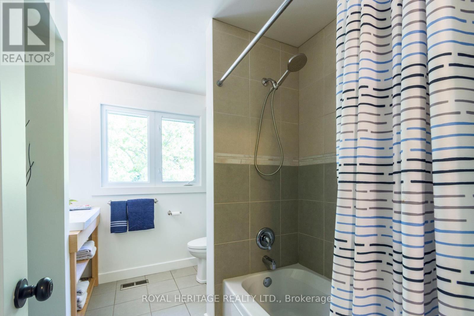 32 MALLORY ROAD - 35