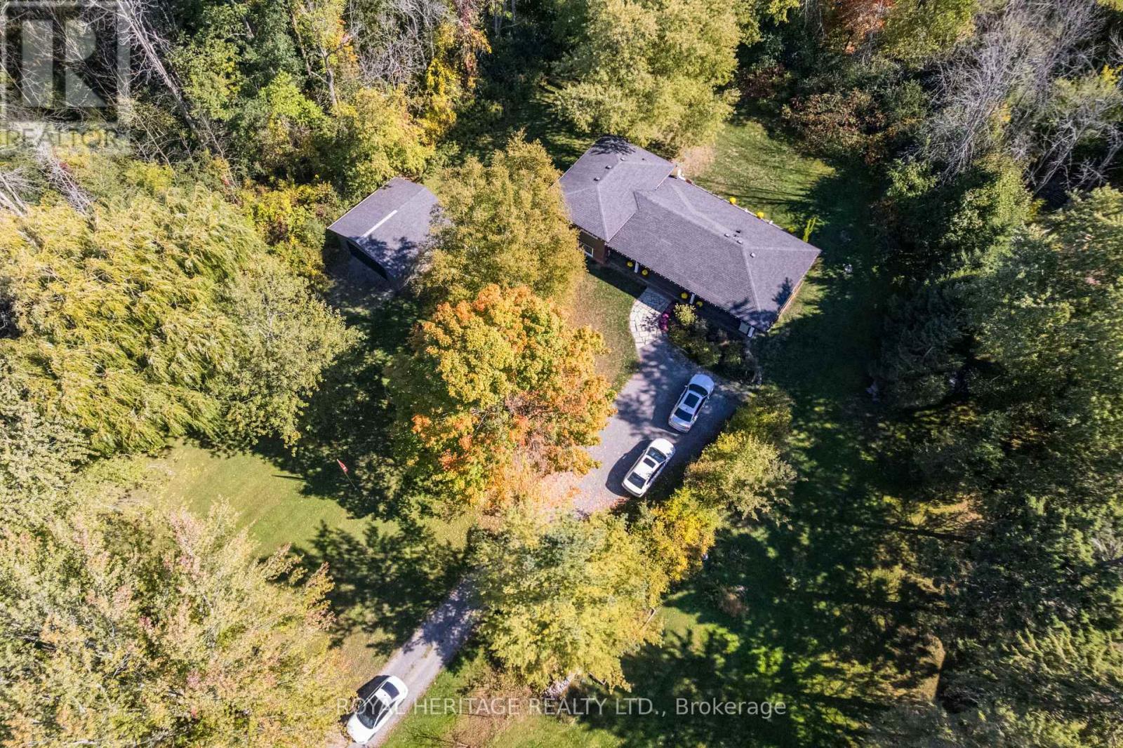 32 MALLORY ROAD - 6