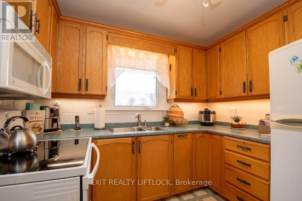529 SHIRLEY AVENUE - 10