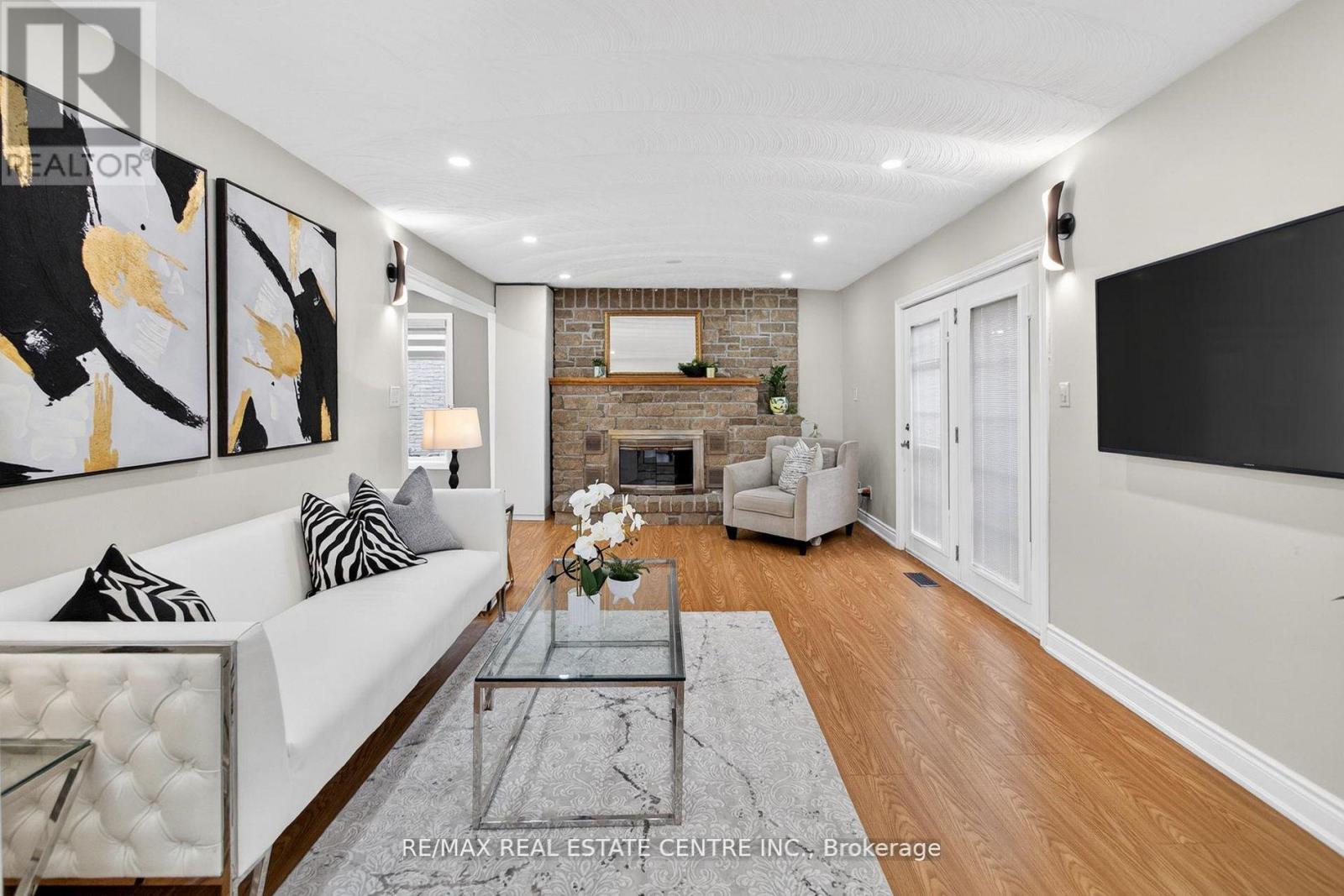 25 HIGHBURY DRIVE - 12