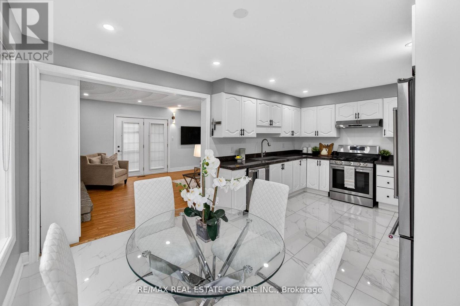 25 HIGHBURY DRIVE - 16