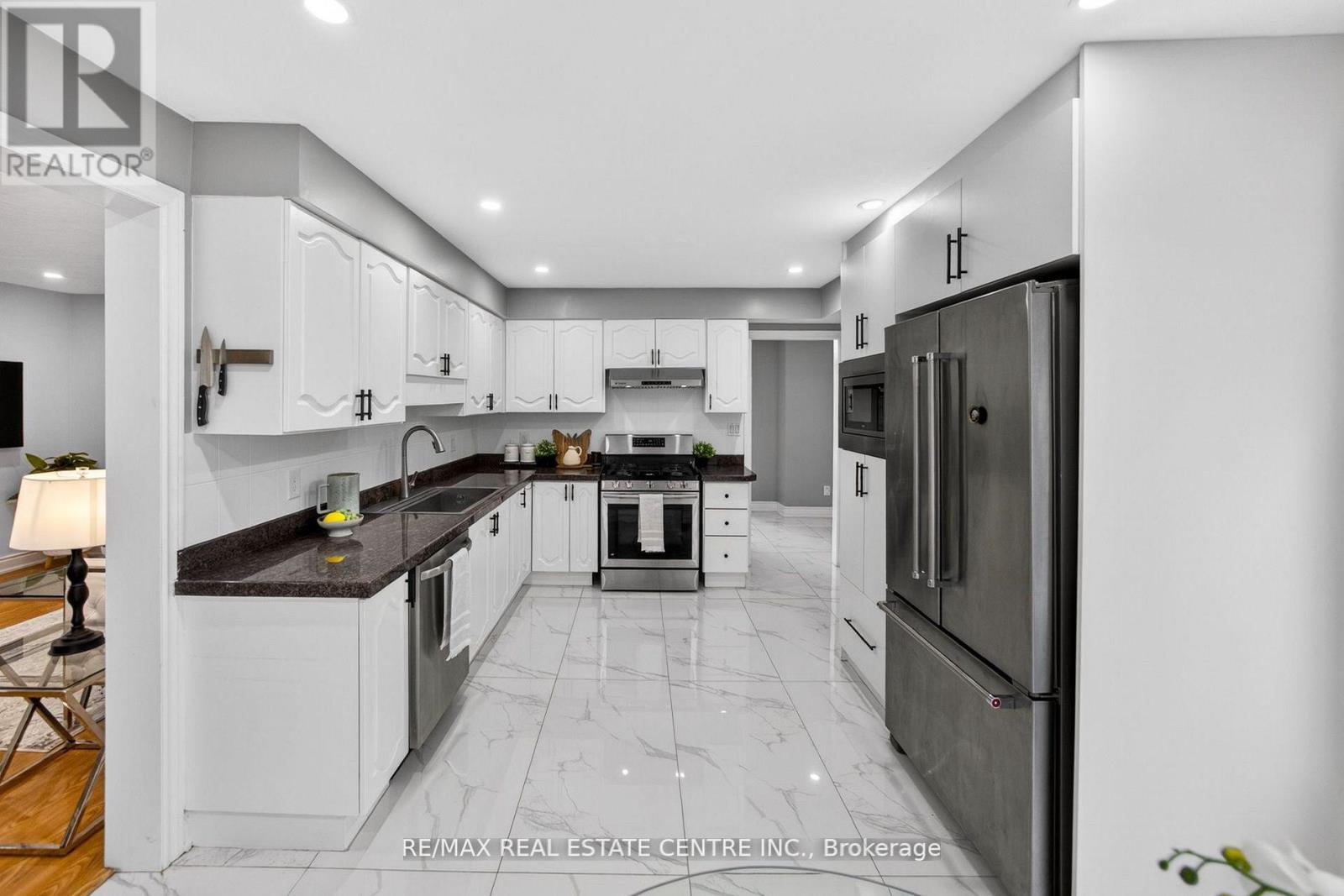 25 HIGHBURY DRIVE - 17
