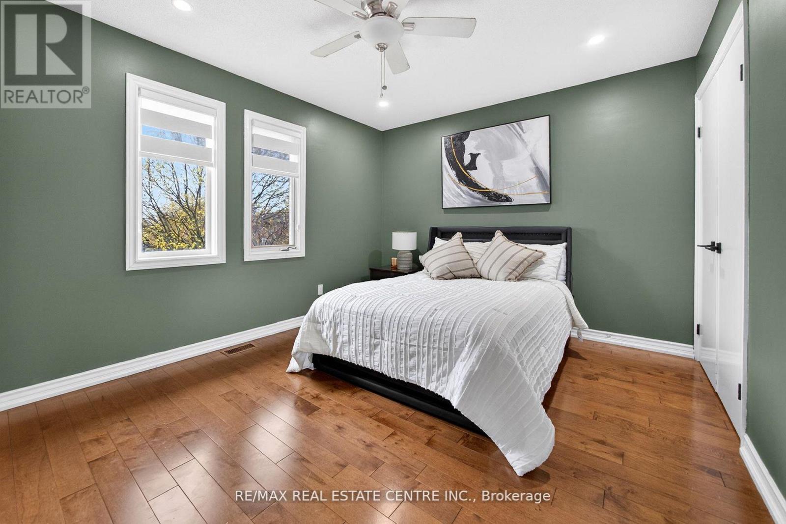 25 HIGHBURY DRIVE - 27
