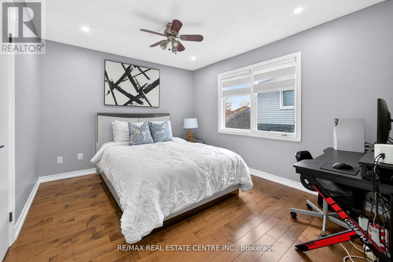 25 HIGHBURY DRIVE - 28