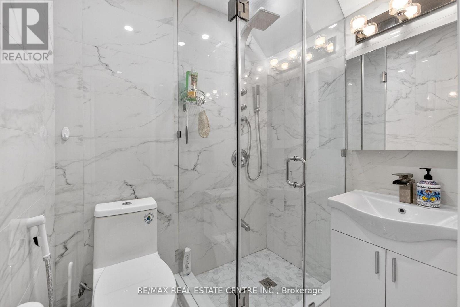 25 HIGHBURY DRIVE - 32