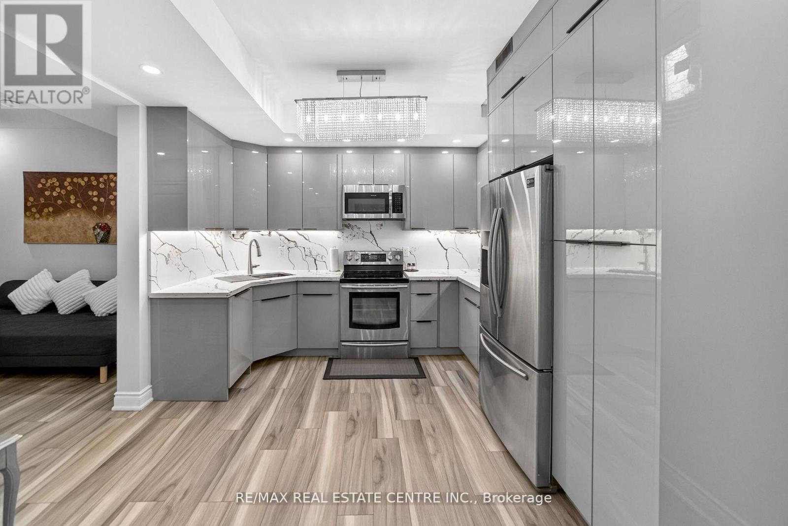 25 HIGHBURY DRIVE - 35