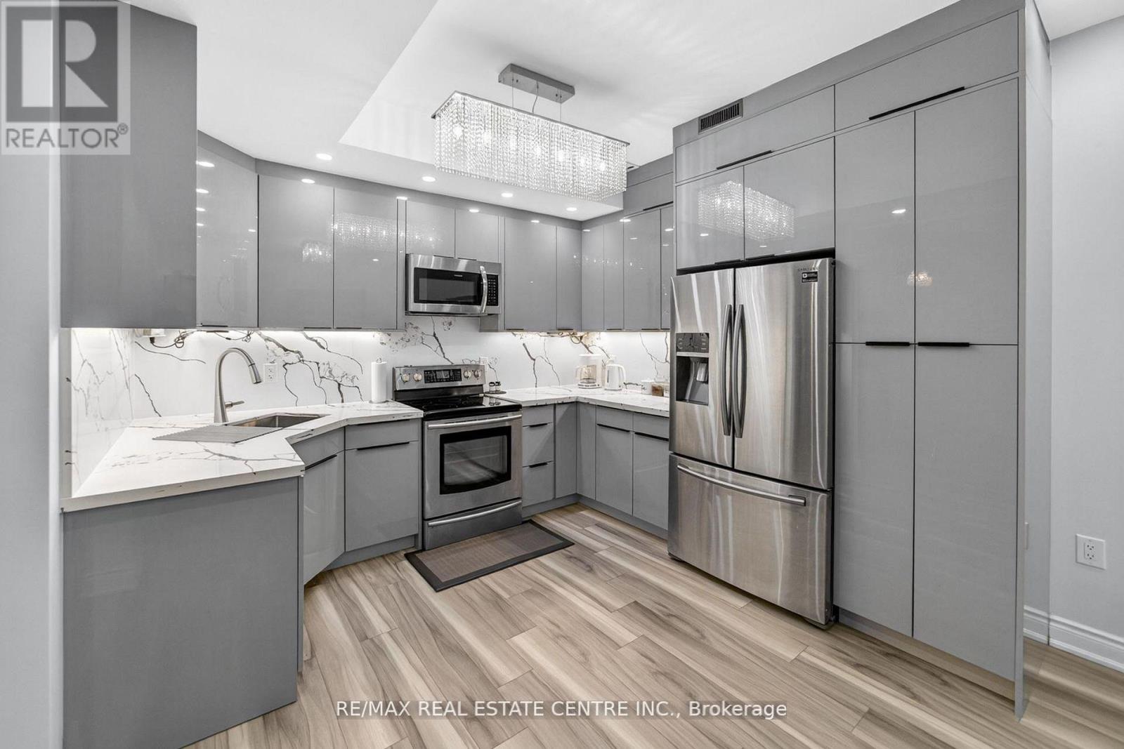 25 HIGHBURY DRIVE - 36
