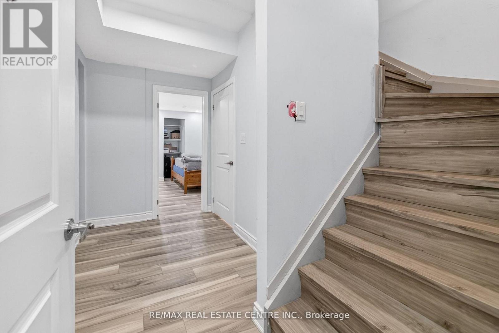 25 HIGHBURY DRIVE - 44