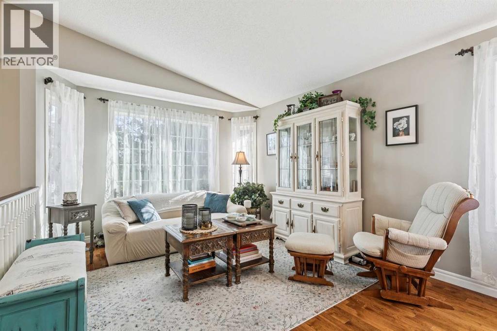 65 Shawinigan Way SW - photo 4