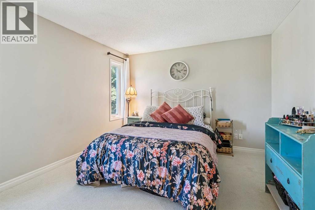 65 Shawinigan Way SW — photo 15