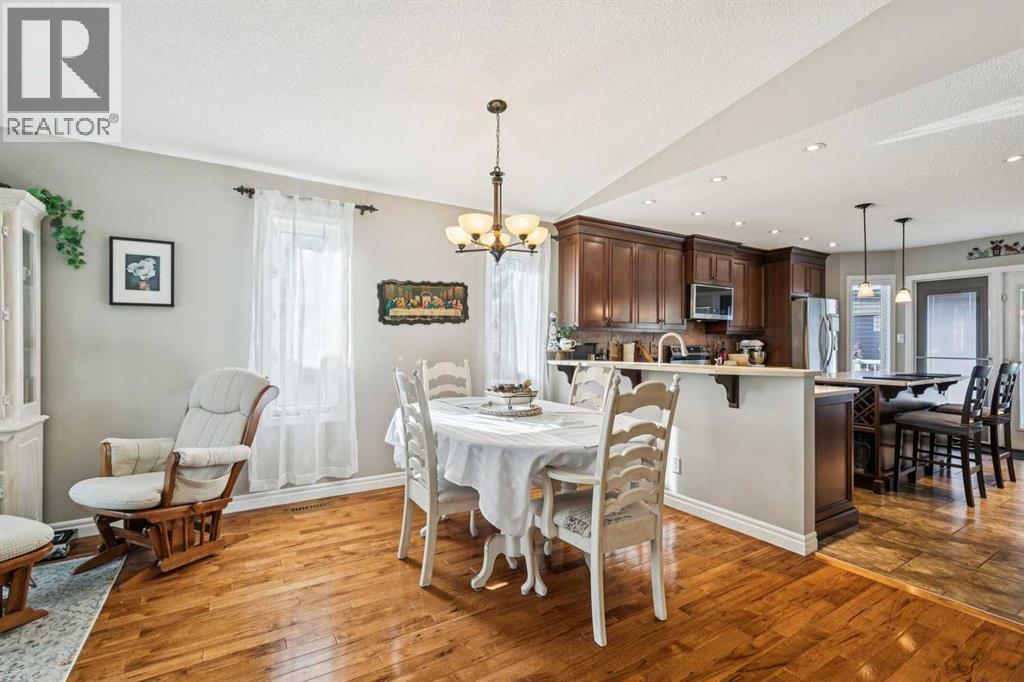 65 Shawinigan Way SW — photo 7