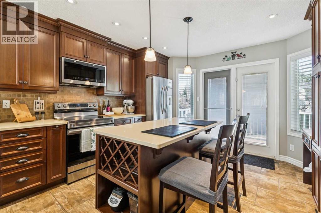 65 Shawinigan Way SW — photo 11