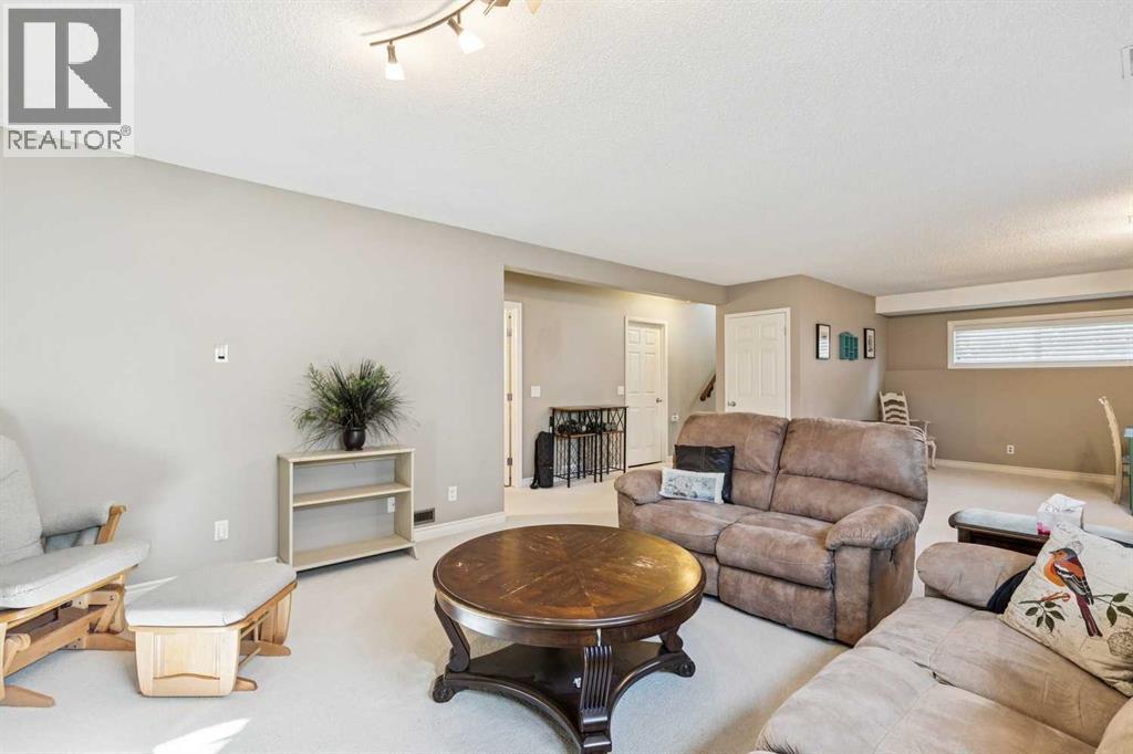65 Shawinigan Way SW — photo 27