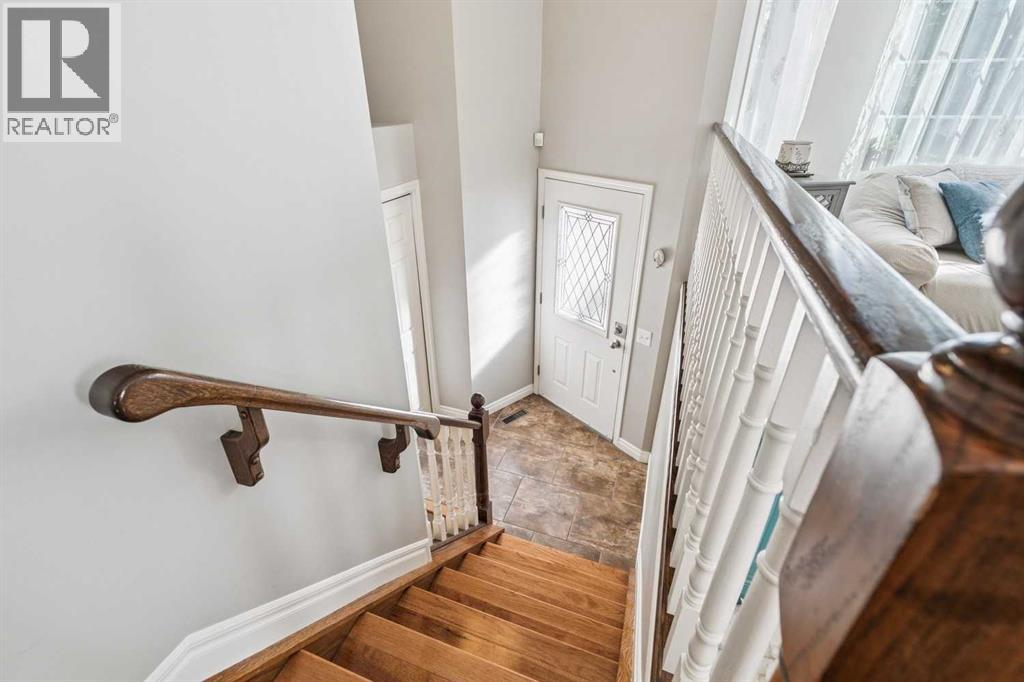 65 Shawinigan Way SW - photo 3
