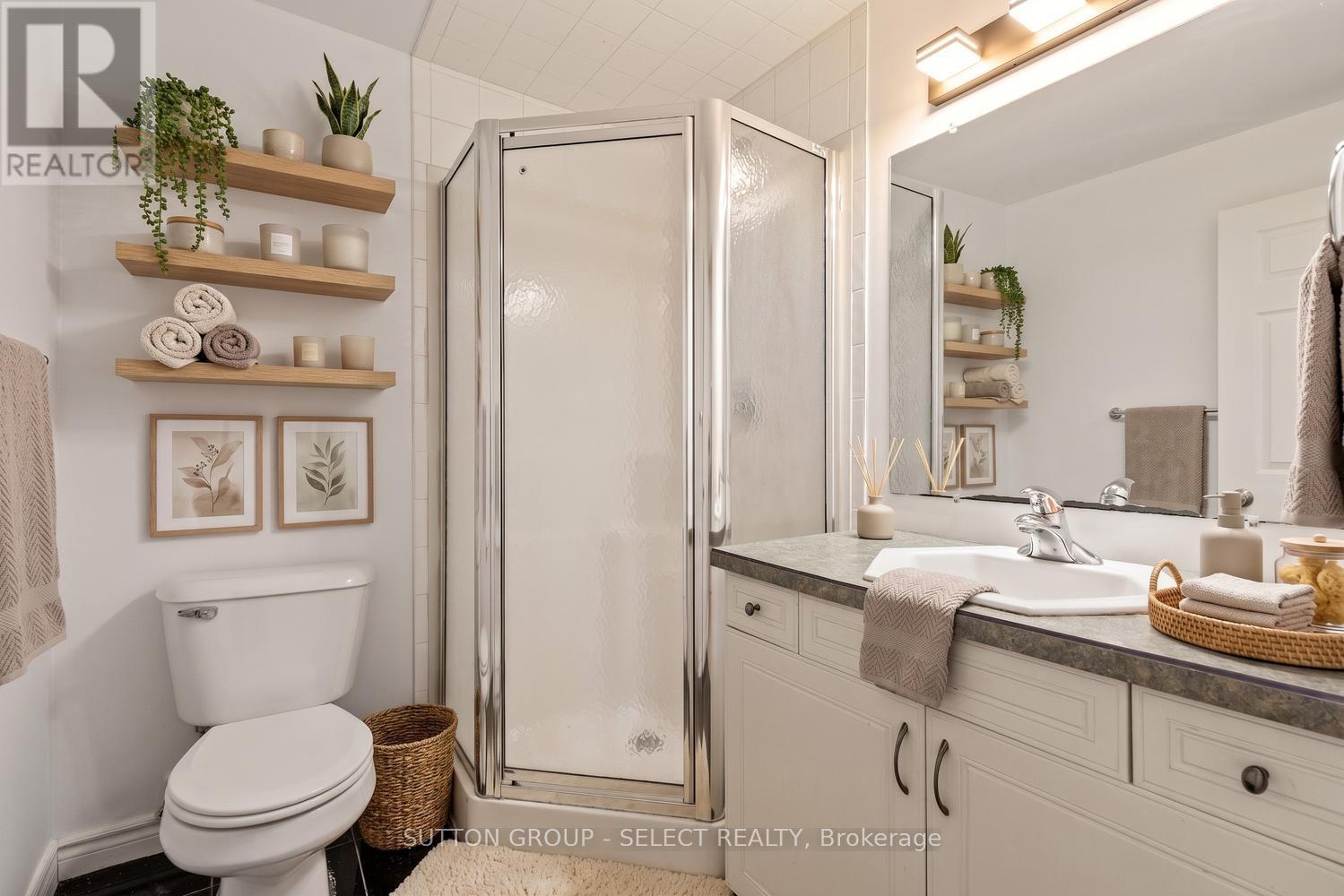 176 BUTTERCUP COURT - 32