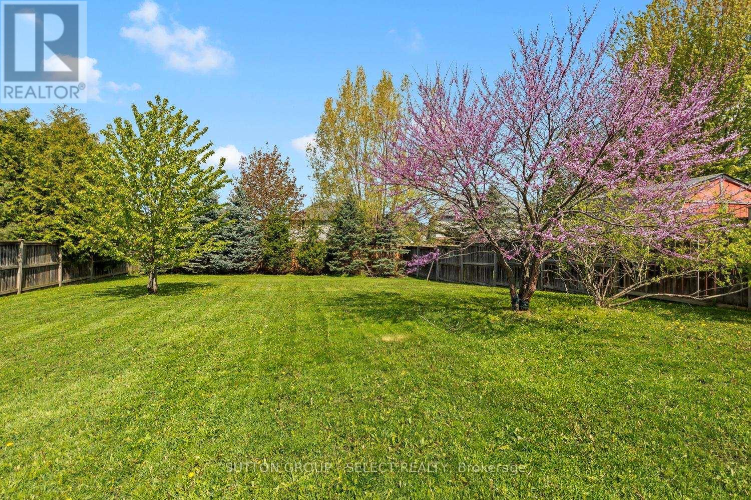 176 BUTTERCUP COURT - 38
