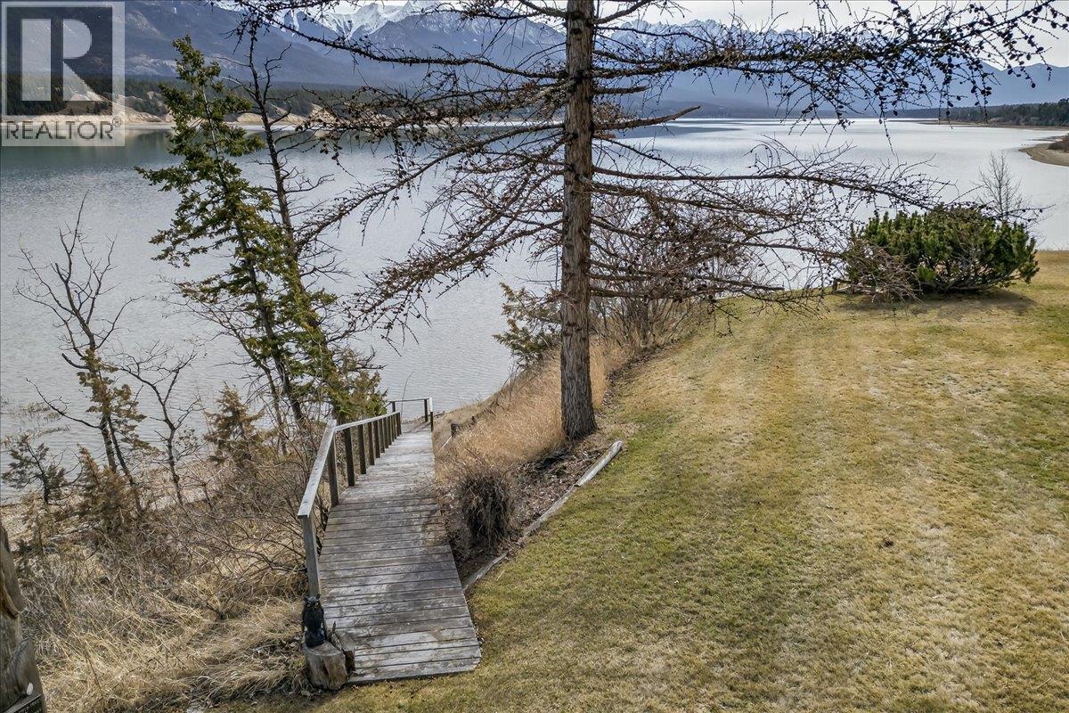 2376 Ruault Road, Invermere