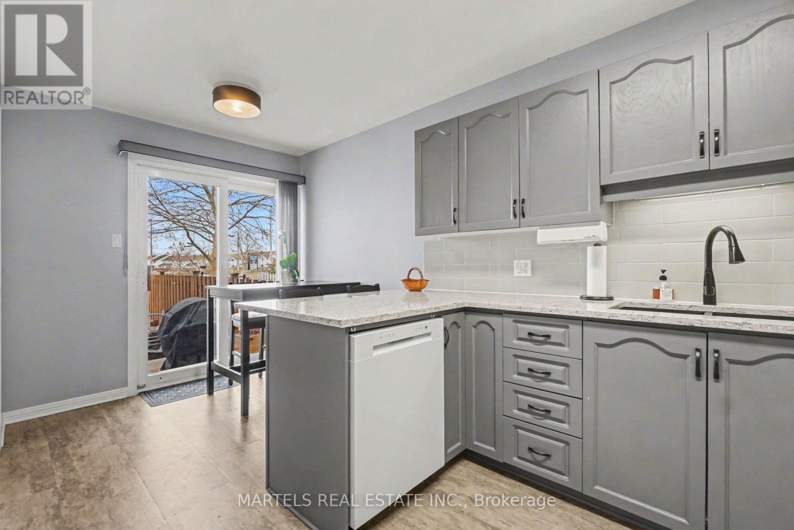 919 MARKWICK CRESCENT - 11
