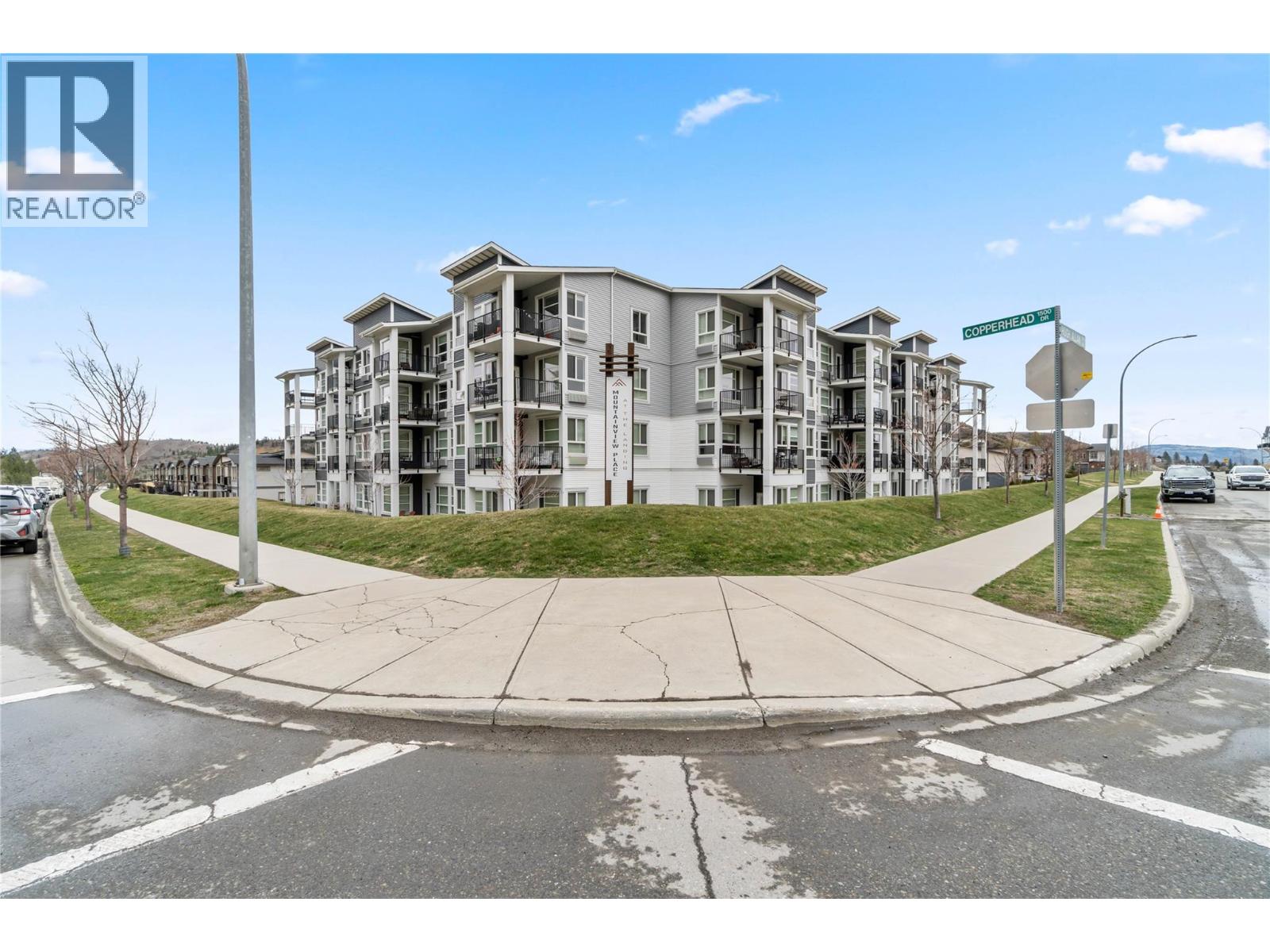 #312 1880 HUGH ALLAN Drive - 26