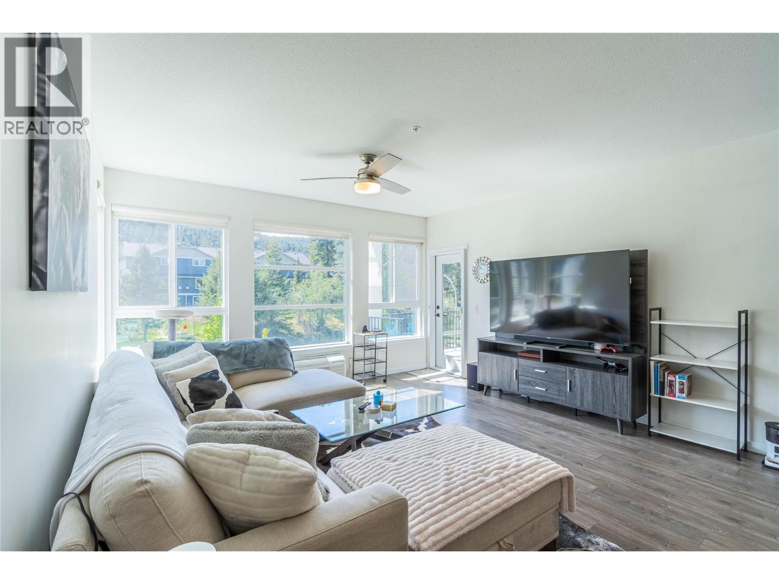 #312 1880 HUGH ALLAN Drive - Image 3