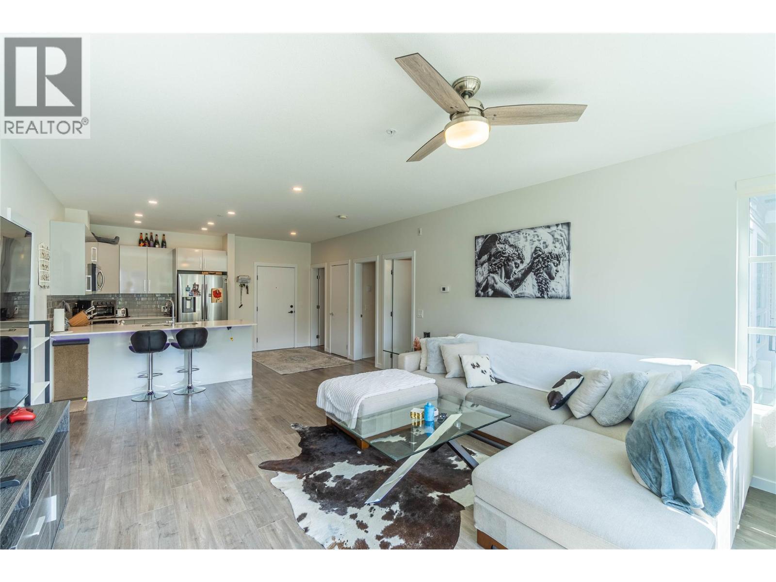 #312 1880 HUGH ALLAN Drive - 6