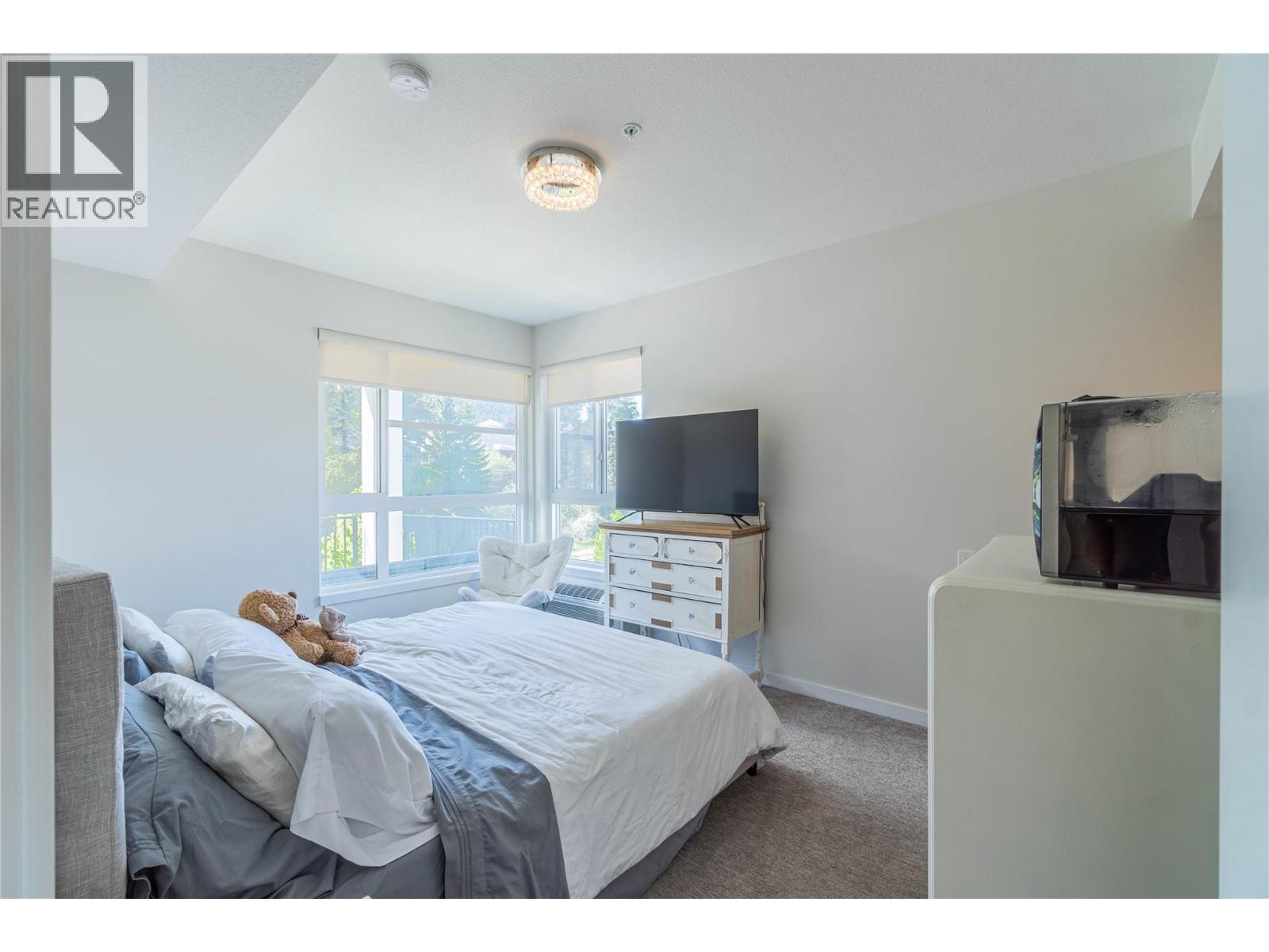 #312 1880 HUGH ALLAN Drive - 7