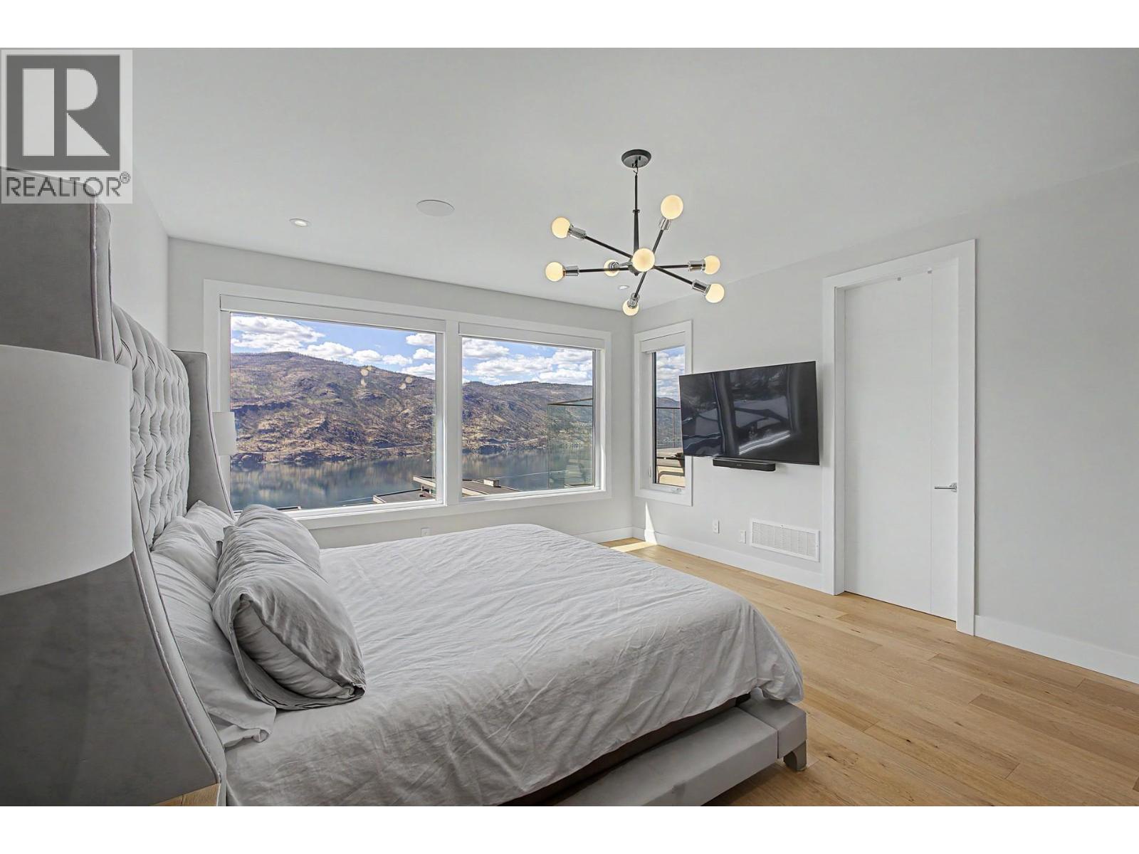 541 Clifton Court, Kelowna