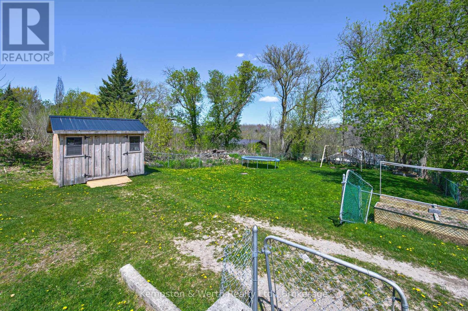 573 QUEEN STREET E - 29