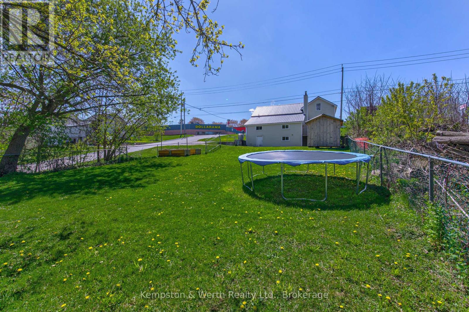 573 QUEEN STREET E - 33