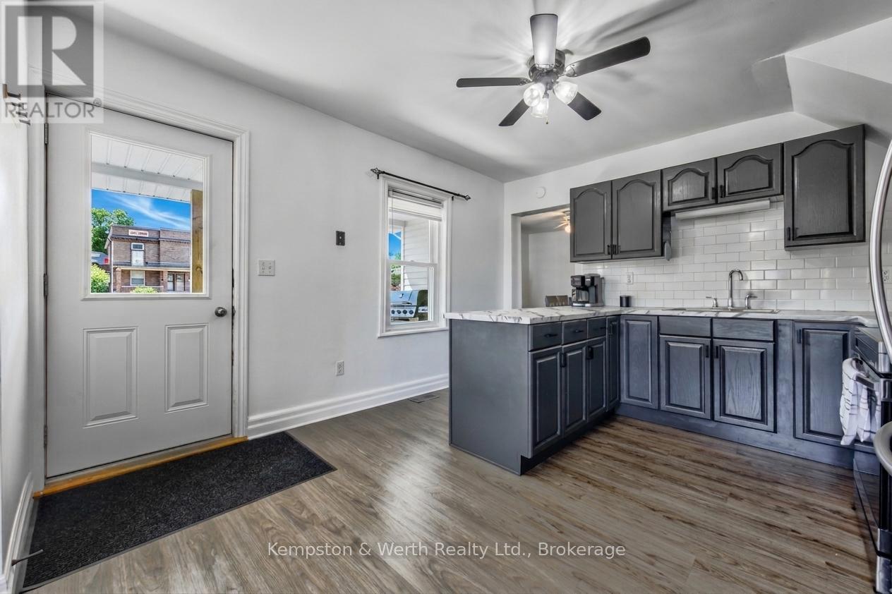 573 QUEEN STREET E - 5