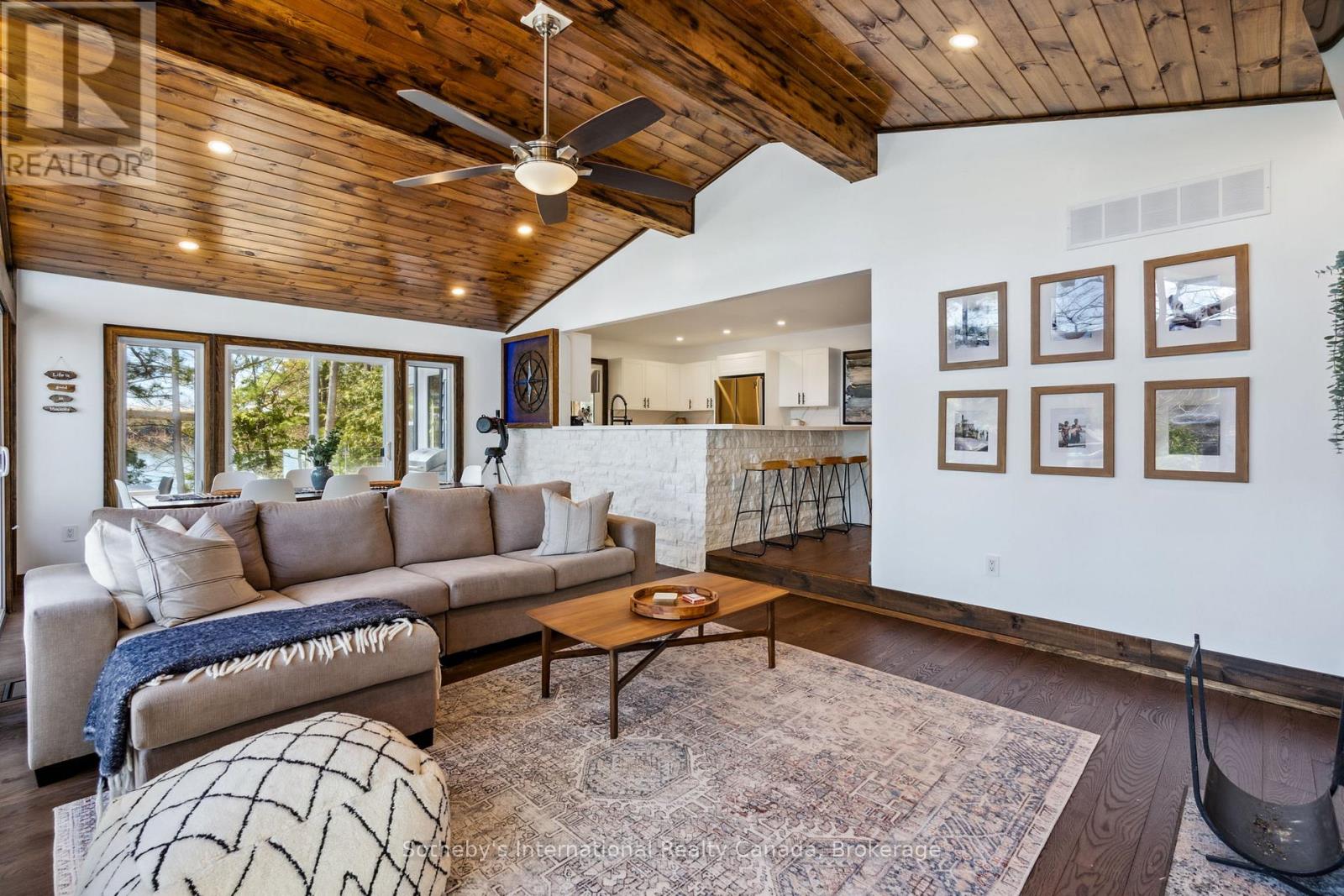 29 BEACHGROVE ISLAND 33LM - 19
