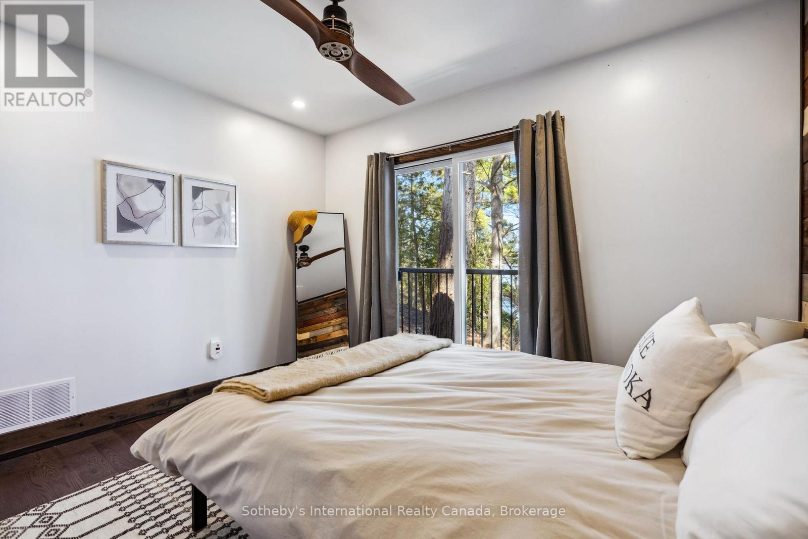 29 BEACHGROVE ISLAND 33LM - 22