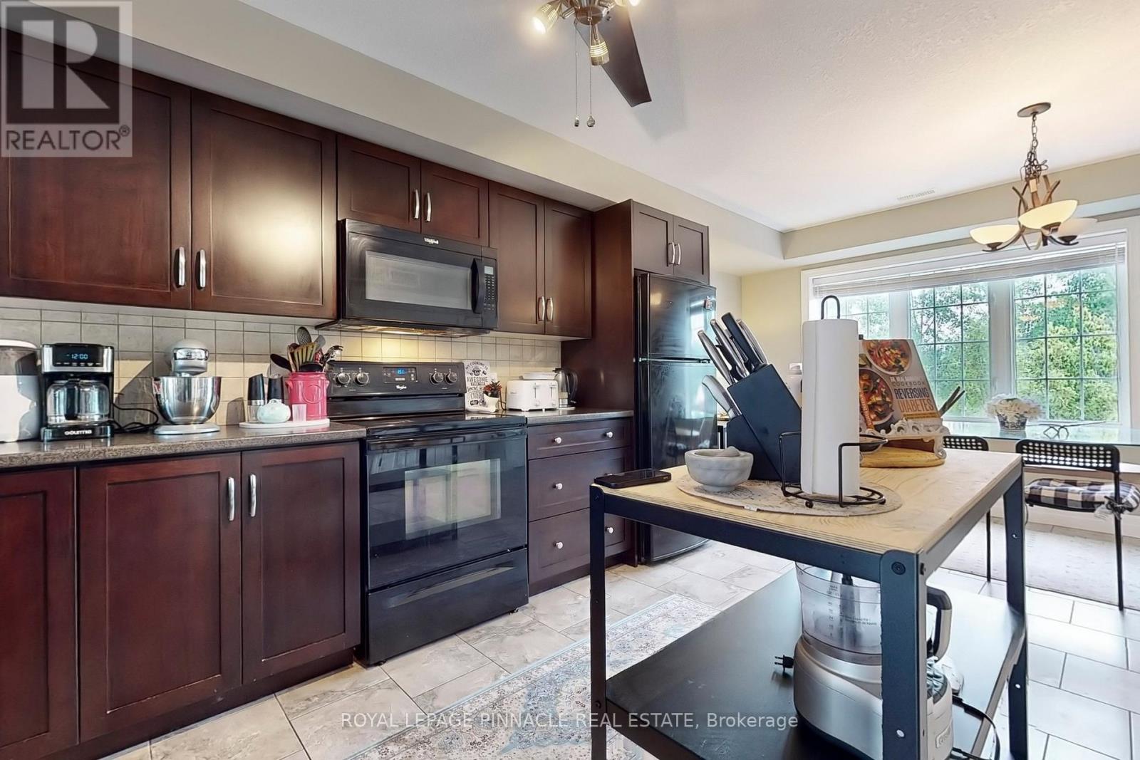 #3 275 OLD HURON ROAD - 18