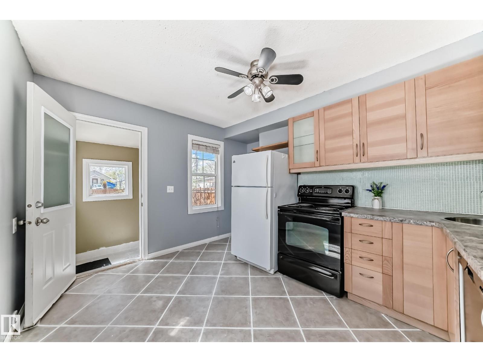 11942 62 ST NW, Edmonton