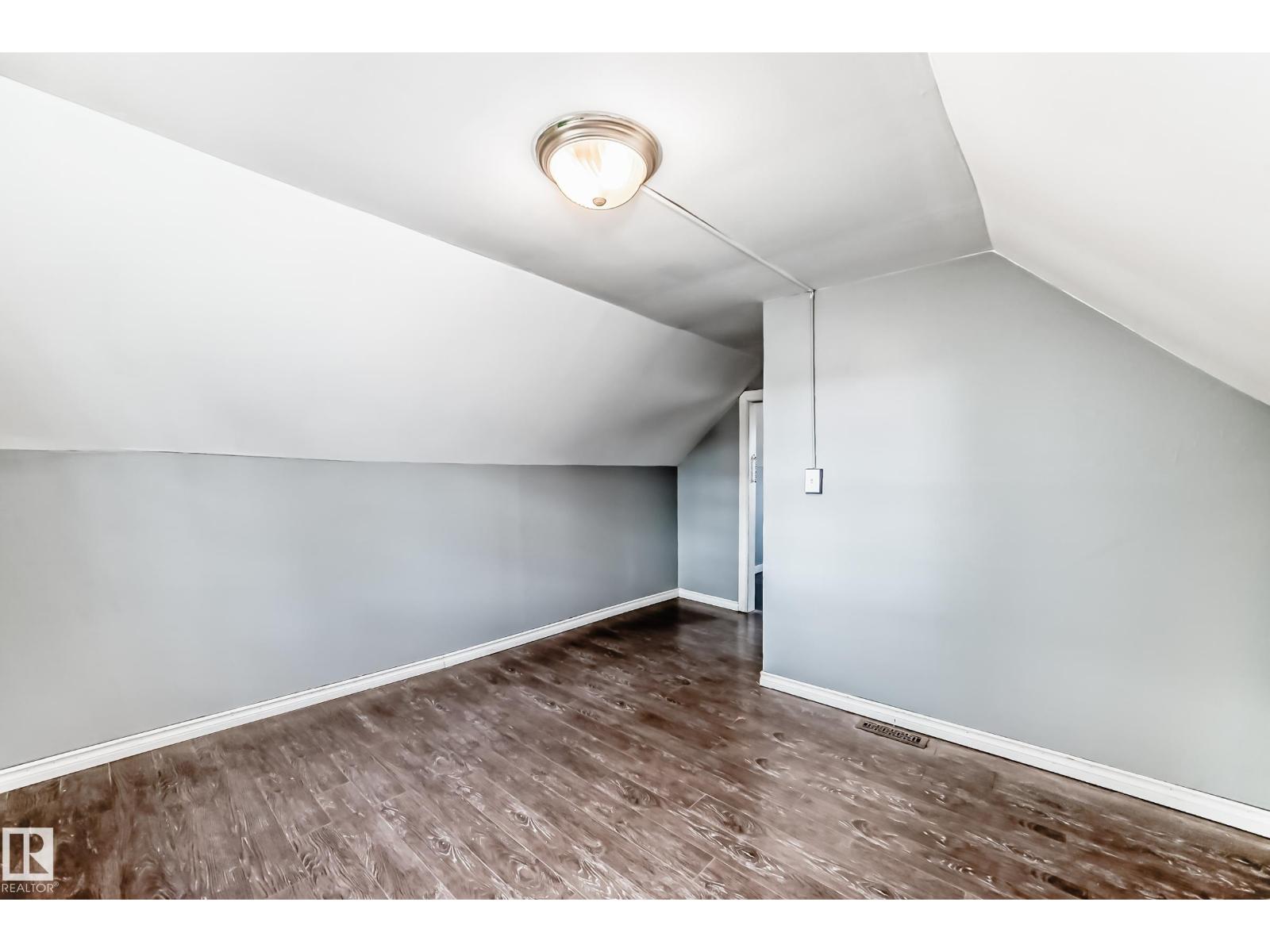 11942 62 ST NW, Edmonton