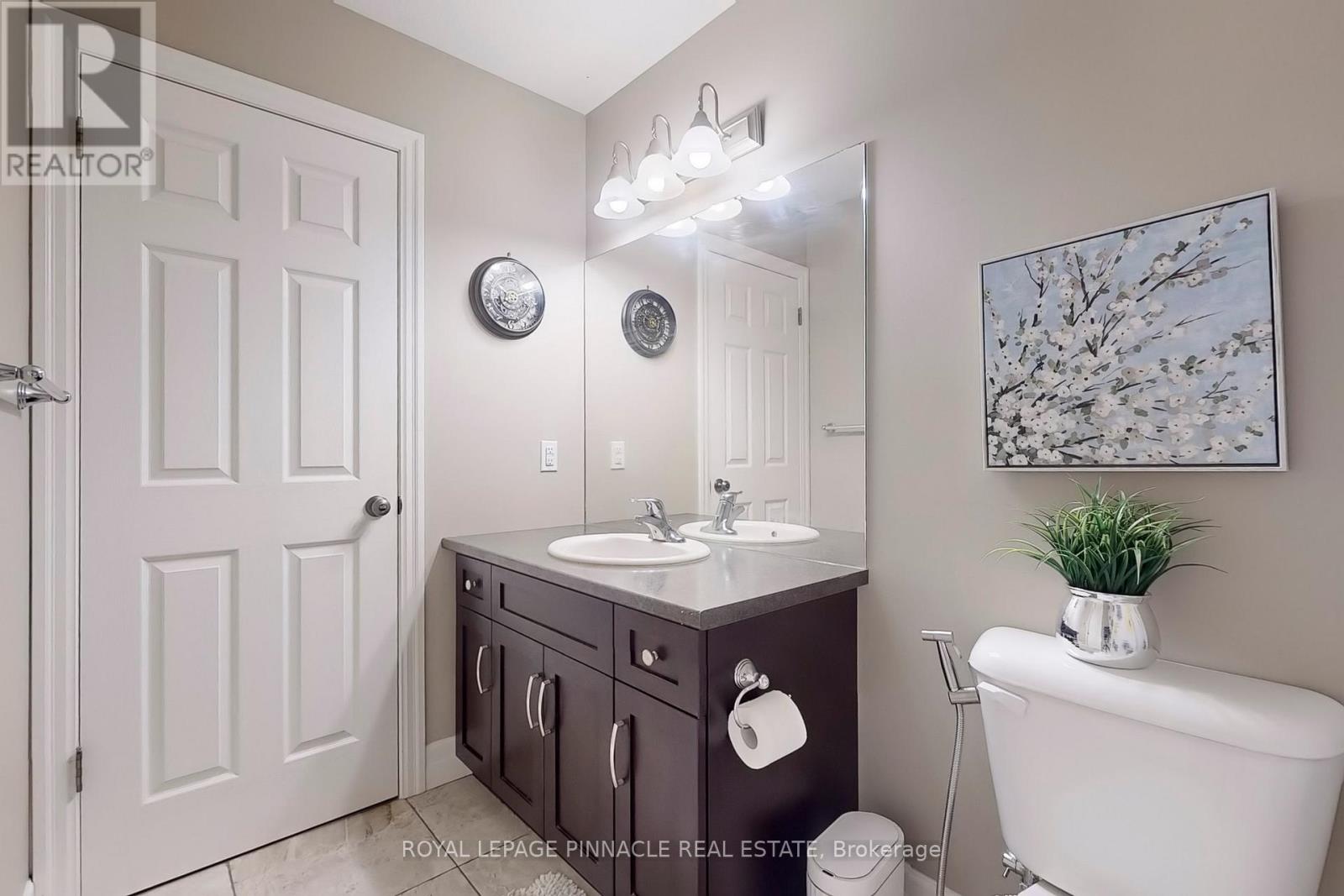 #3 275 OLD HURON ROAD - 33