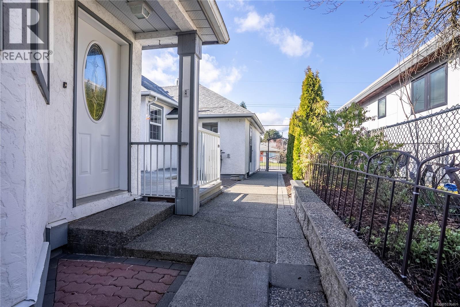 3165 Wascana St - 41