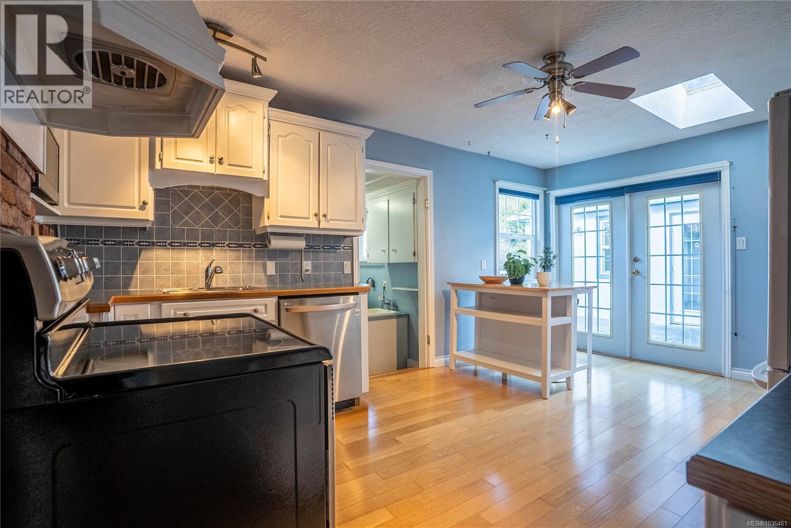 3165 Wascana St - 6