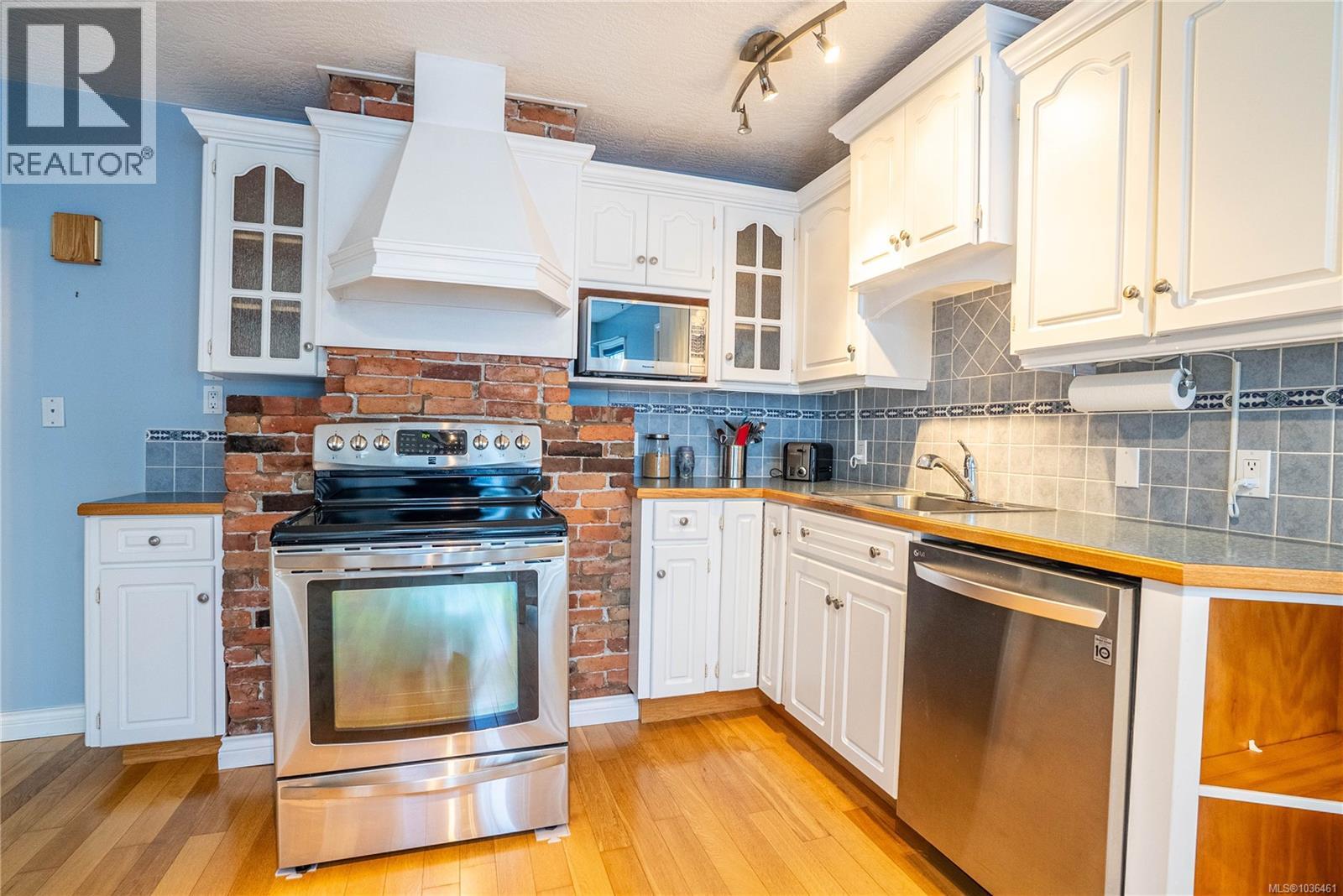 3165 Wascana St - 9