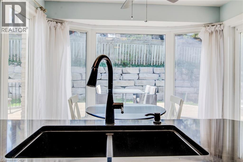 13 GATEVIEW Drive - 11