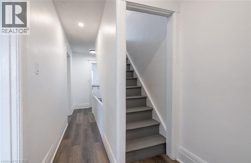 198 SHERMAN Avenue N Unit# 2, Hamilton, Ontario, L8L6M9 — Photo 6