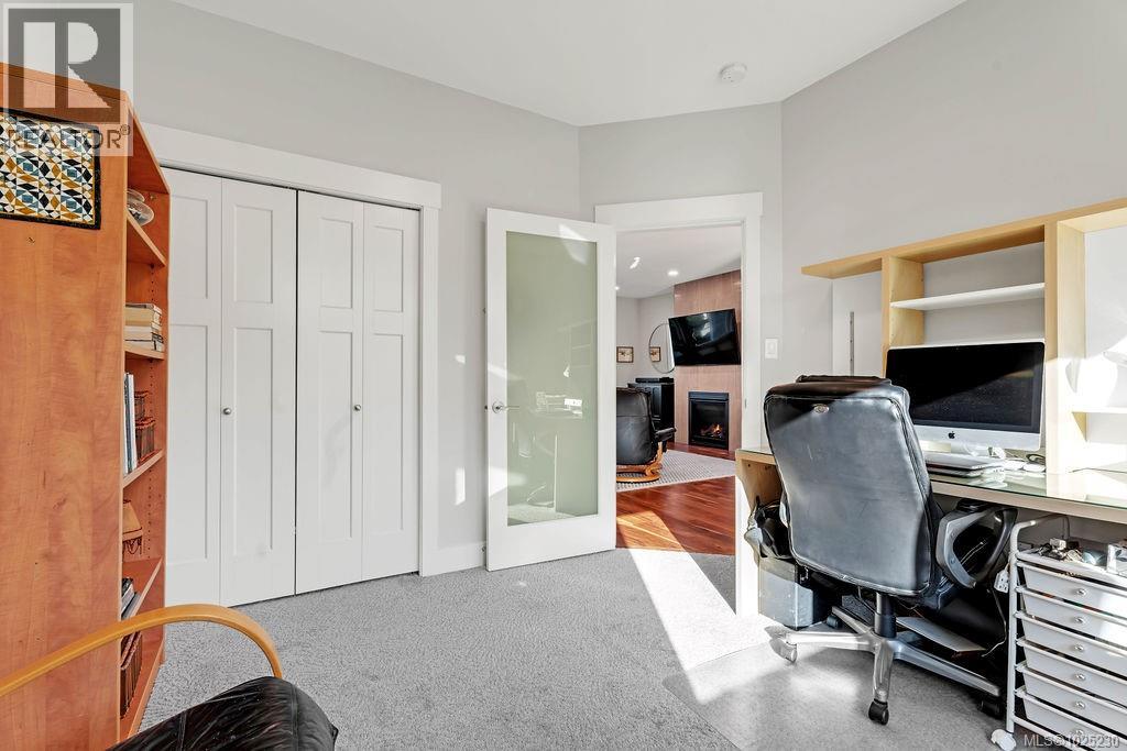 #5 720 Russell Rd - 27