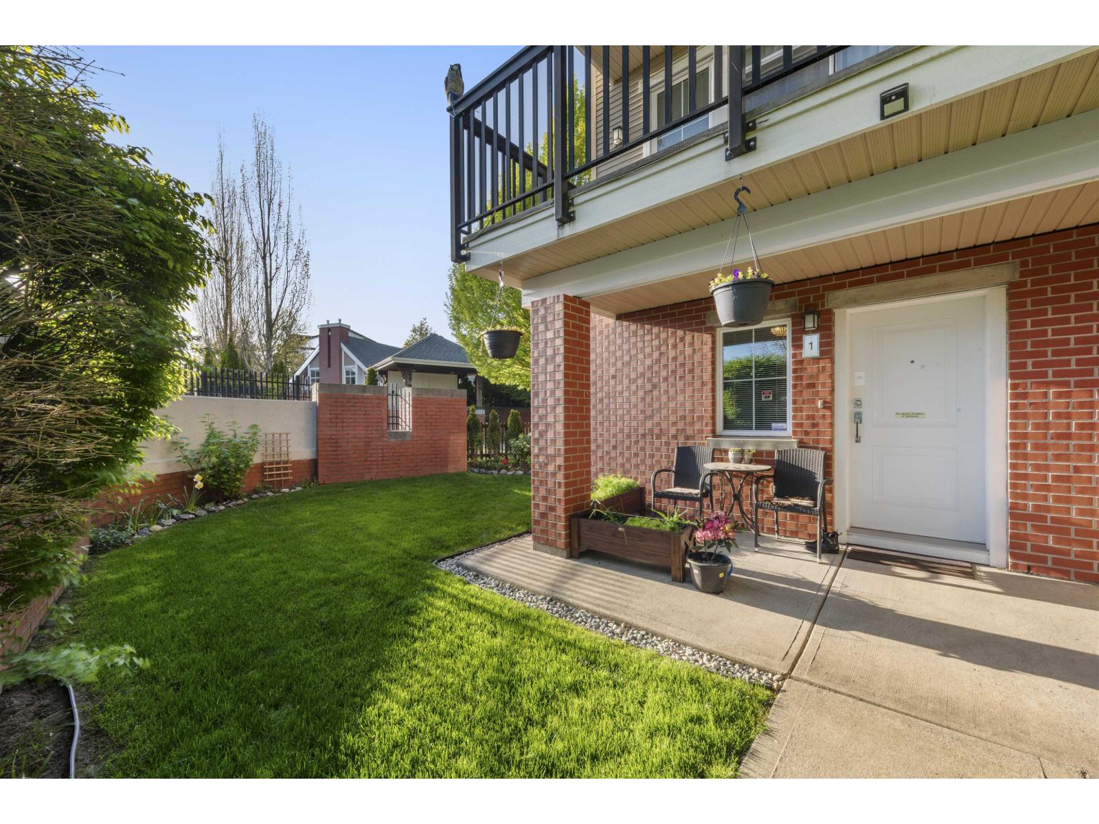 4 Bed, 4 Bath Townhouse for Sale in Surrey – 1 19505 68A AVENUE, Surrey – MLS# R3117194 - Image 11