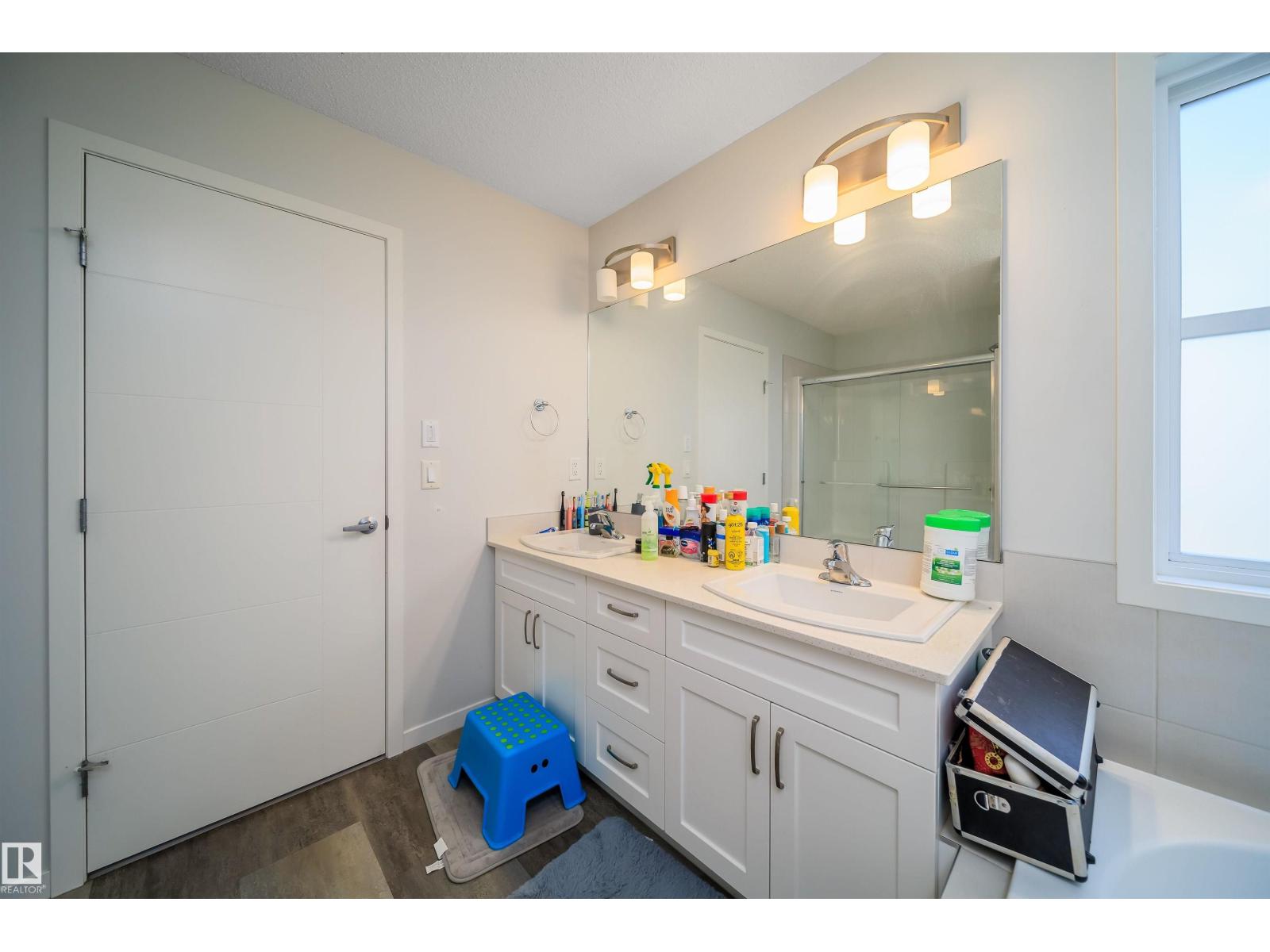 9651 229 ST NW, Edmonton