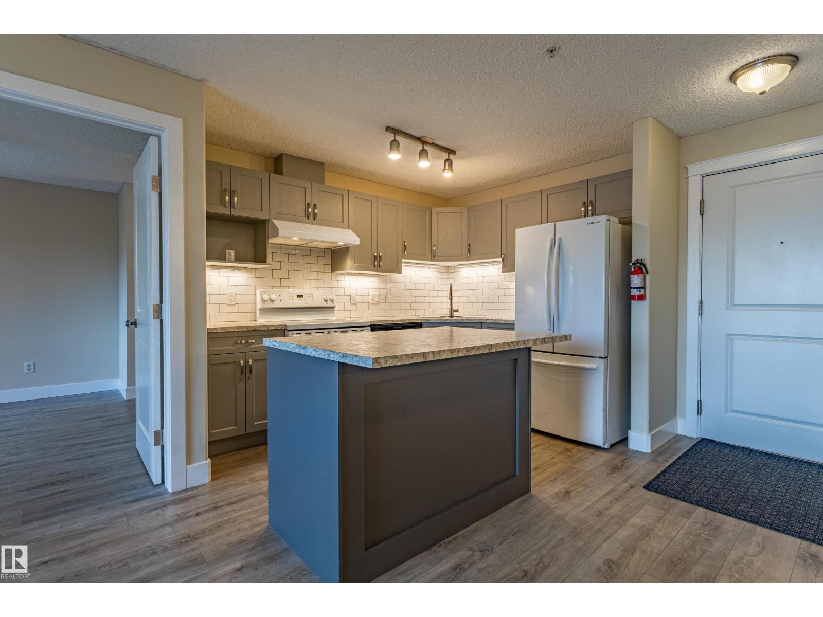 #227 10535 122 ST NW - photo 4