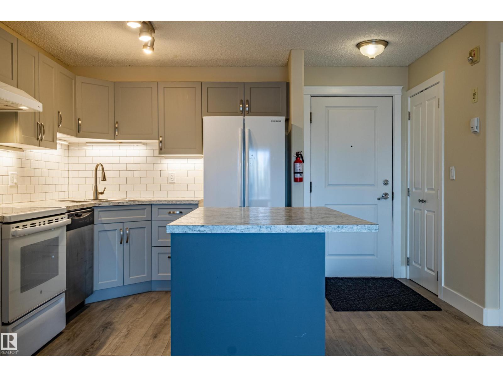 #227 10535 122 ST NW - photo 5