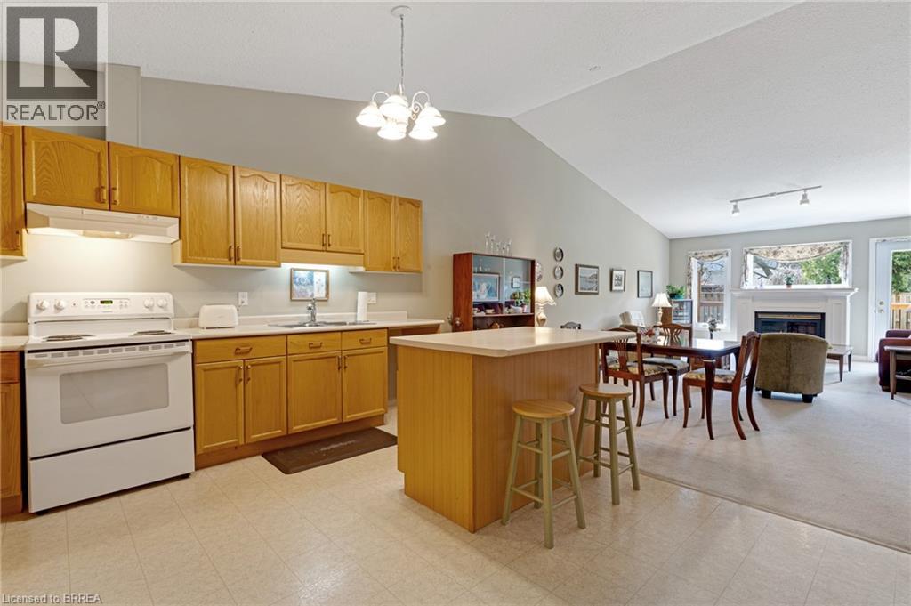 110 SOMERSET Road Unit# 4, Brantford, Ontario, N3R5A8 — Photo 2